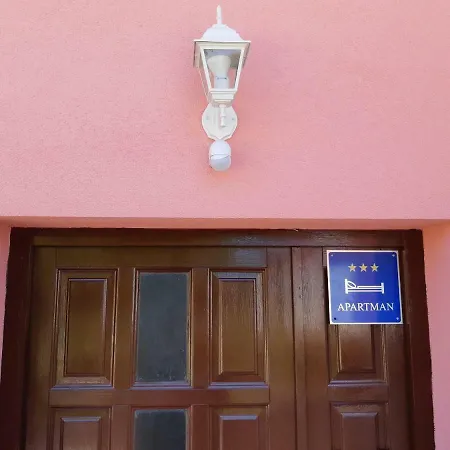 Orange Apartman