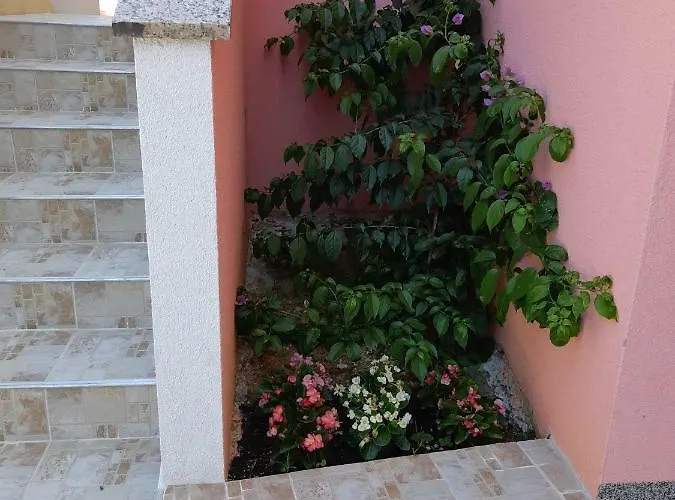 Orange Biograd Na Moru