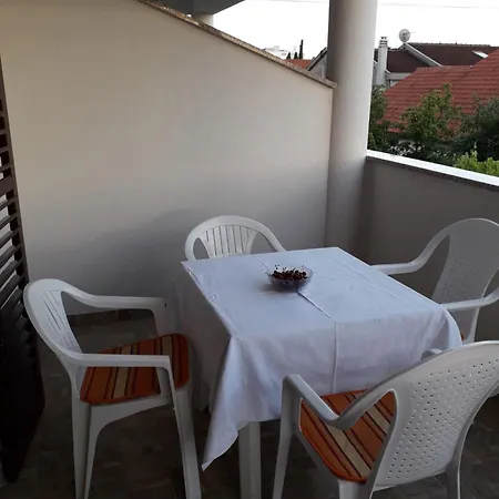 Orange Biograd Na Moru