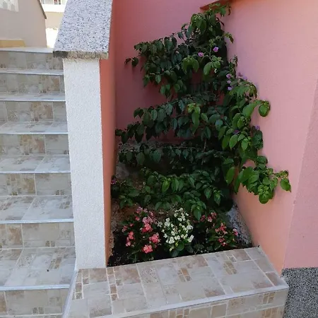 Orange Biograd Na Moru