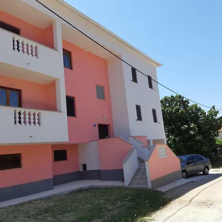 Orange * Biograd Na Moru